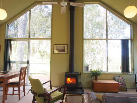 Bundle Hill Cottages - ACT Tourism 13
