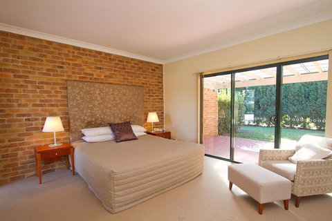 Potters Apartments - ACT Tourism 17