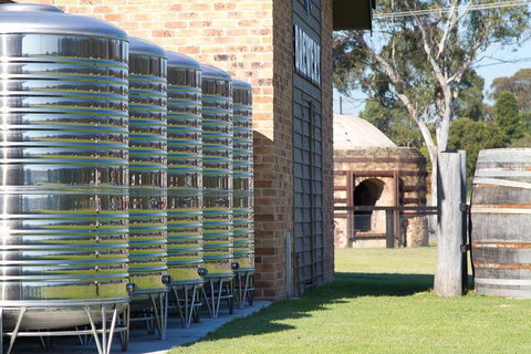 Potters Apartments - ACT Tourism 29