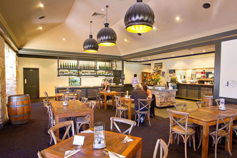 Potters Apartments - ACT Tourism 36