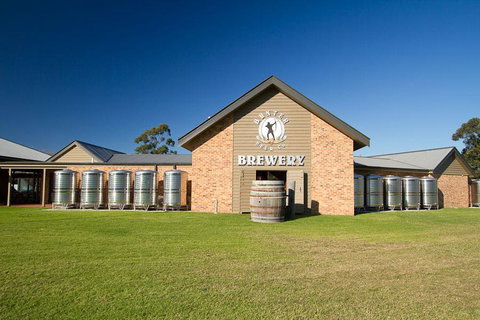 Potters Apartments - ACT Tourism 40