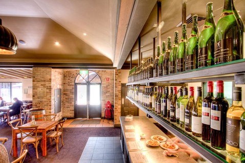 Potters Apartments - ACT Tourism 34