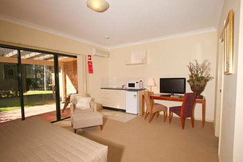 Potters Apartments - ACT Tourism 15