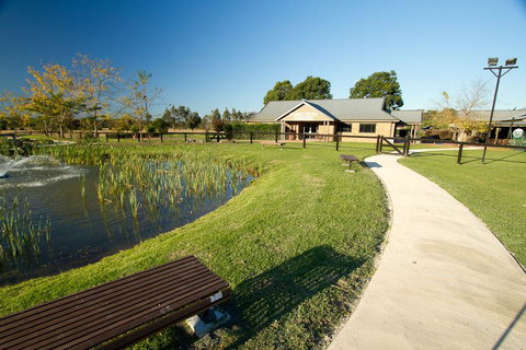 Potters Apartments - ACT Tourism 43