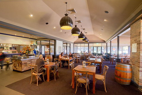 Potters Apartments - ACT Tourism 35