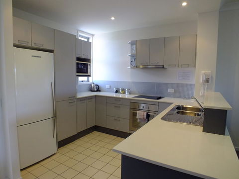 Pacific Marina Apartments - ACT Tourism 9