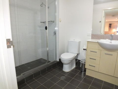 Pacific Marina Apartments - ACT Tourism 12