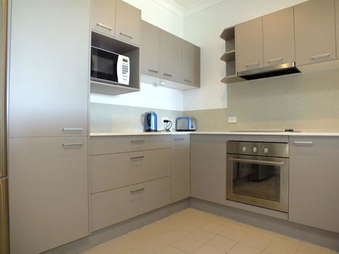 Pacific Marina Apartments - ACT Tourism 13