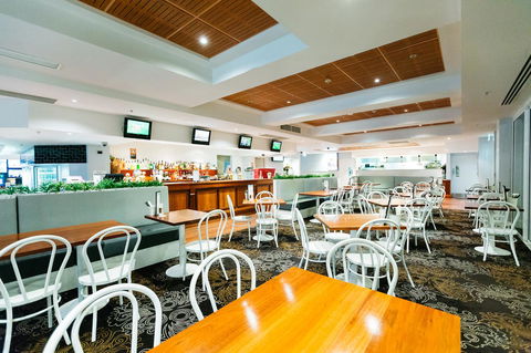 Coniston Hotel Wollongong - ACT Tourism 21