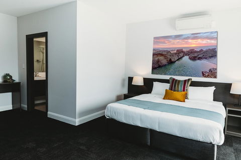 Coniston Hotel Wollongong - ACT Tourism 2