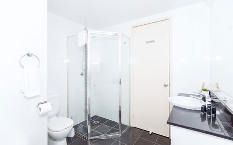 DD Apartments Chinatown - ACT Tourism 7