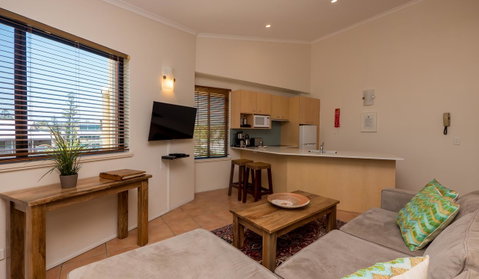 Byron Quarter Apartments - ACT Tourism 38