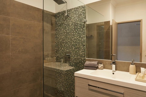 Byron Quarter Apartments - ACT Tourism 9