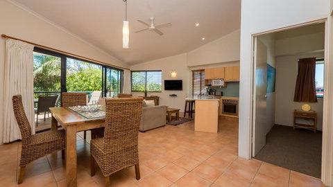 Byron Quarter Apartments - ACT Tourism 43