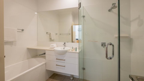 Byron Quarter Apartments - ACT Tourism 36