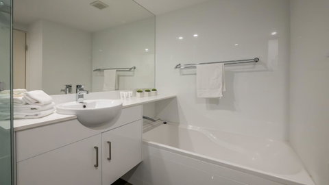 Byron Quarter Apartments - ACT Tourism 35
