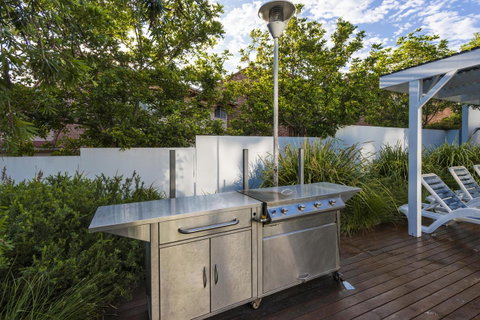 Oaks Nelson Bay Lure Suites - ACT Tourism 7