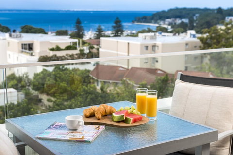 Oaks Nelson Bay Lure Suites - ACT Tourism 6