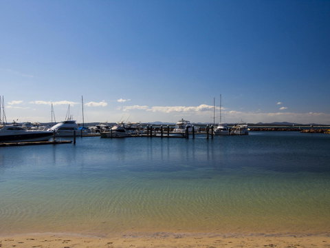 Oaks Nelson Bay Lure Suites - ACT Tourism 3