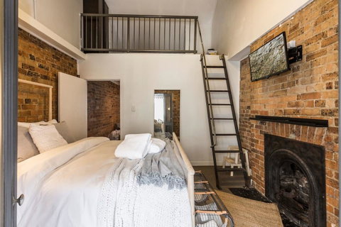 Chippendale Â· Quaint 1880â€™s Sydney Chippendale Terrace House - ACT Tourism 1