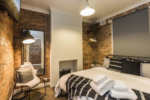 Chippendale Â· Quaint 1880â€™s Sydney Chippendale Terrace House - ACT Tourism 5