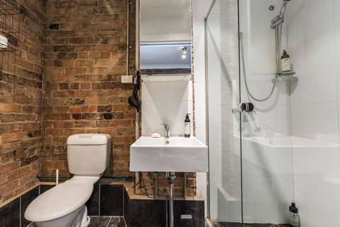 Chippendale Â· Quaint 1880â€™s Sydney Chippendale Terrace House - ACT Tourism 6