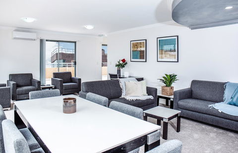 DD Apartments On Darling Harbour - ACT Tourism 10