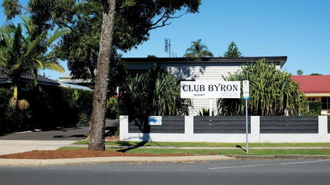 Club Byron Accommodation - ACT Tourism 0