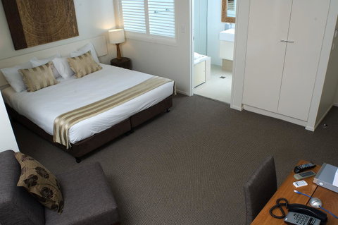 Byron Bay Hotel And Apartments - ACT Tourism 33