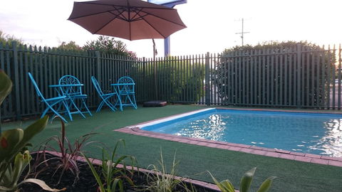 Adelong Motel - ACT Tourism 9