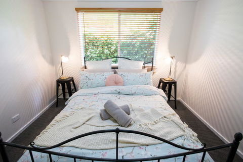 Armidale Cottage - House 2 - ACT Tourism 25
