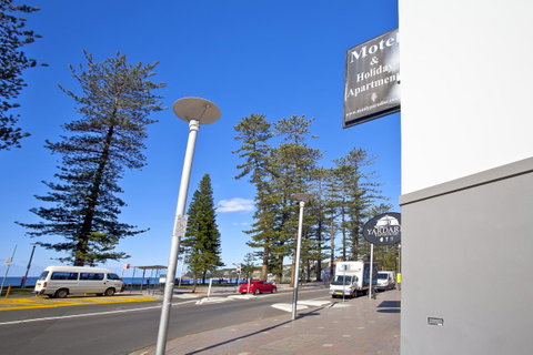 Manly Paradise Motel & Apartments - ACT Tourism 18