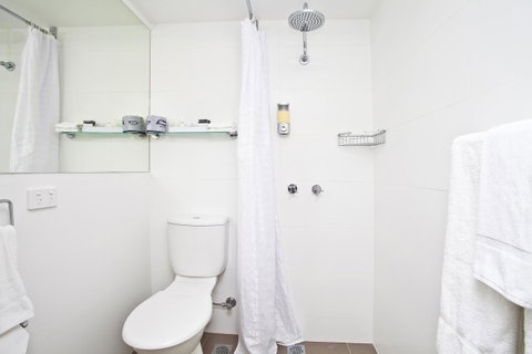 Manly Paradise Motel & Apartments - ACT Tourism 9