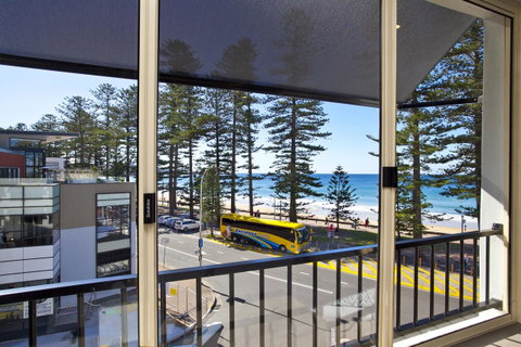 Manly Paradise Motel & Apartments - ACT Tourism 4