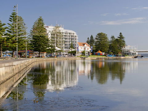 Oaks The Entrance Waterfront Suites - ACT Tourism 4