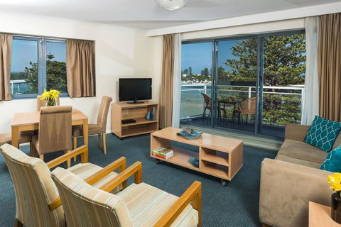 Oaks The Entrance Waterfront Suites - ACT Tourism 2