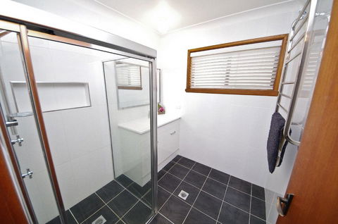 Breakaway, 11 Scott Street - ACT Tourism 2
