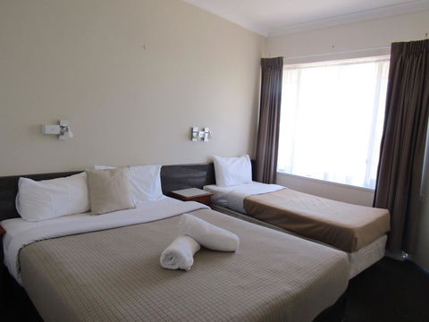 Allonville Gardens Motel - ACT Tourism 13
