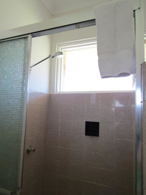 Allonville Gardens Motel - ACT Tourism 23