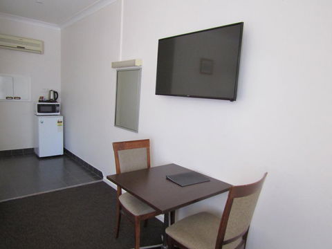 Allonville Gardens Motel - ACT Tourism 15