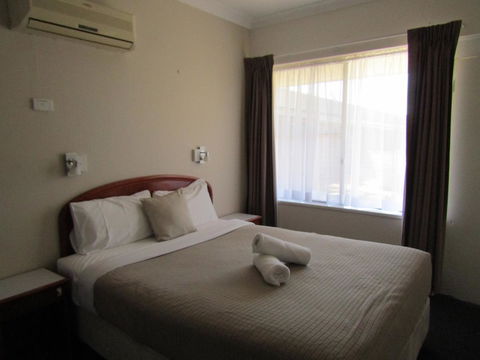Allonville Gardens Motel - ACT Tourism 25