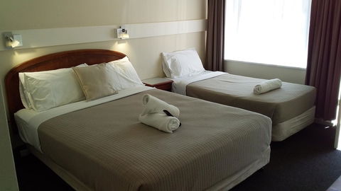Allonville Gardens Motel - ACT Tourism 5