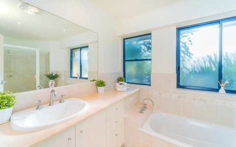 The Cove Yamba - ACT Tourism 16