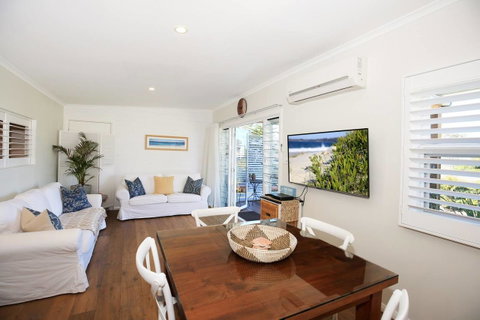 Jervis Bay Beach Shack I Pet Friendly - ACT Tourism 0