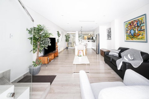 Luxury Villa Darlington - Vine - ACT Tourism 1
