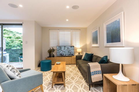 Nobbs Â· Executive 2 Storey Sydney Apartment With Pool - ACT Tourism 0