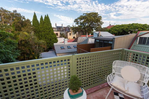Nobbs Â· Executive 2 Storey Sydney Apartment With Pool - ACT Tourism 16