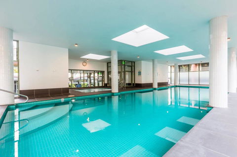 Nobbs Â· Executive 2 Storey Sydney Apartment With Pool - ACT Tourism 13