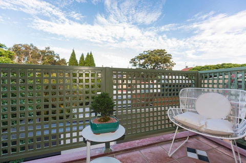 Nobbs Â· Executive 2 Storey Sydney Apartment With Pool - ACT Tourism 15