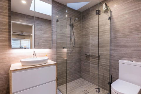 Nobbs Â· Executive 2 Storey Sydney Apartment With Pool - ACT Tourism 7